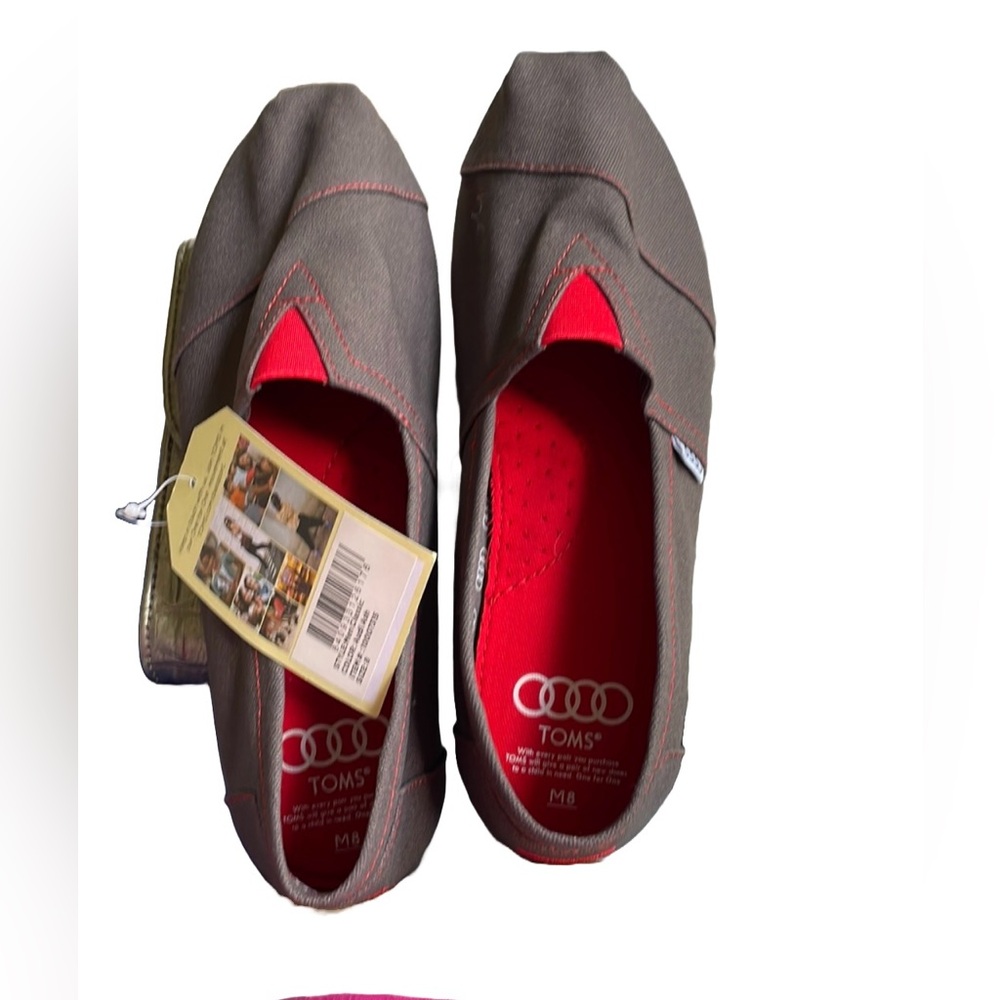 Toms men classic limited addition Audi ash color size 8 men’s or 40.5 Eu. NWT.